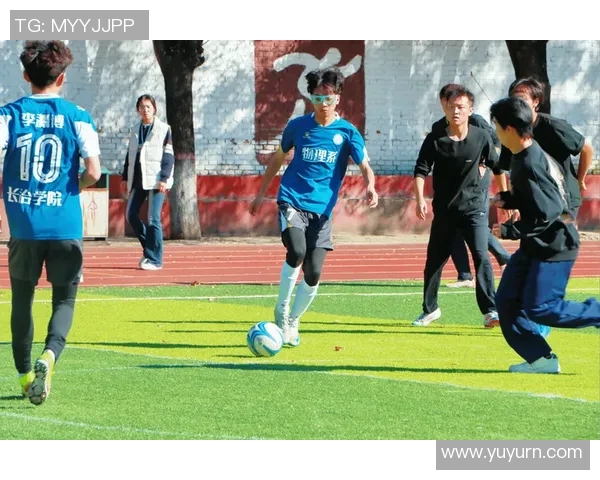 红灯笼足球明星赛点燃激情汇聚明星展现足球魅力与团结精神