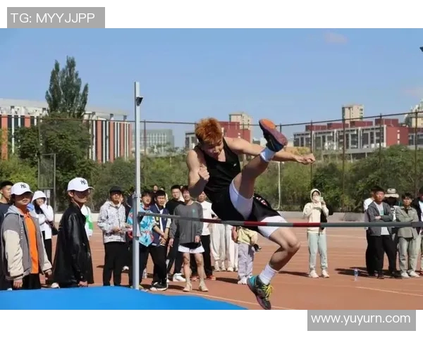 美国足球明星青春风采回顾年轻时期的精彩瞬间与成长历程